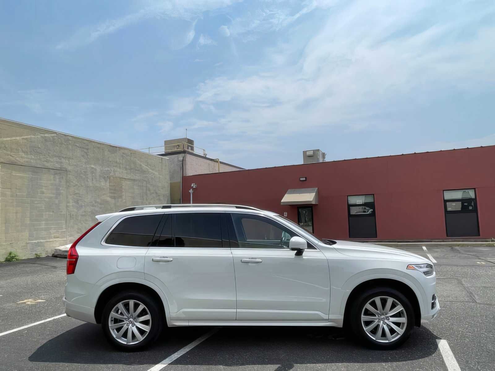 2019 Volvo XC90 T6 Momentum