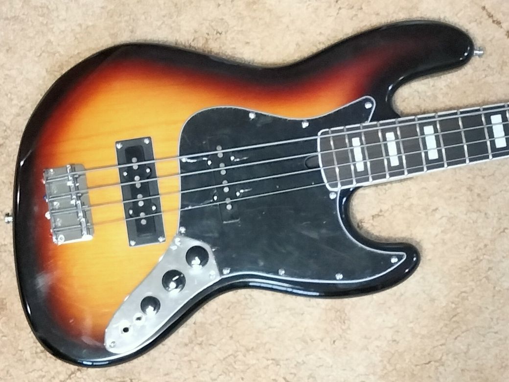 Бас гітара типу Fender jazz bass