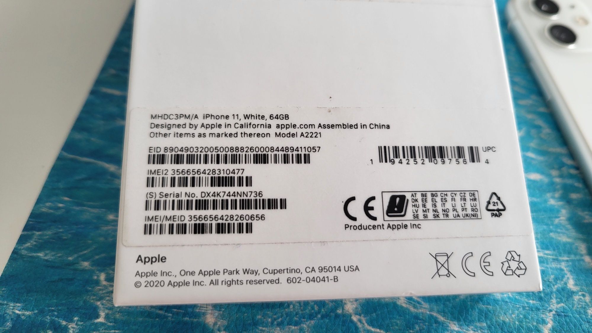 Telefon smarfon iPhone 11  64GB zadbany cały kpl plus akcesoria GRATIS