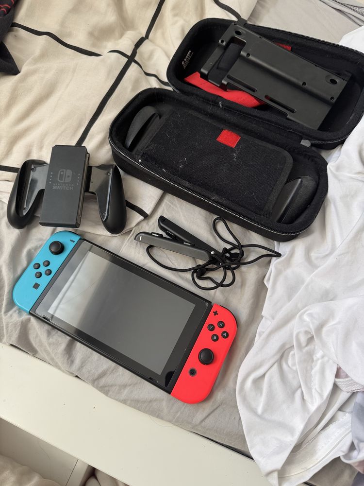 Nintendo switch 64gb  + akcesoria