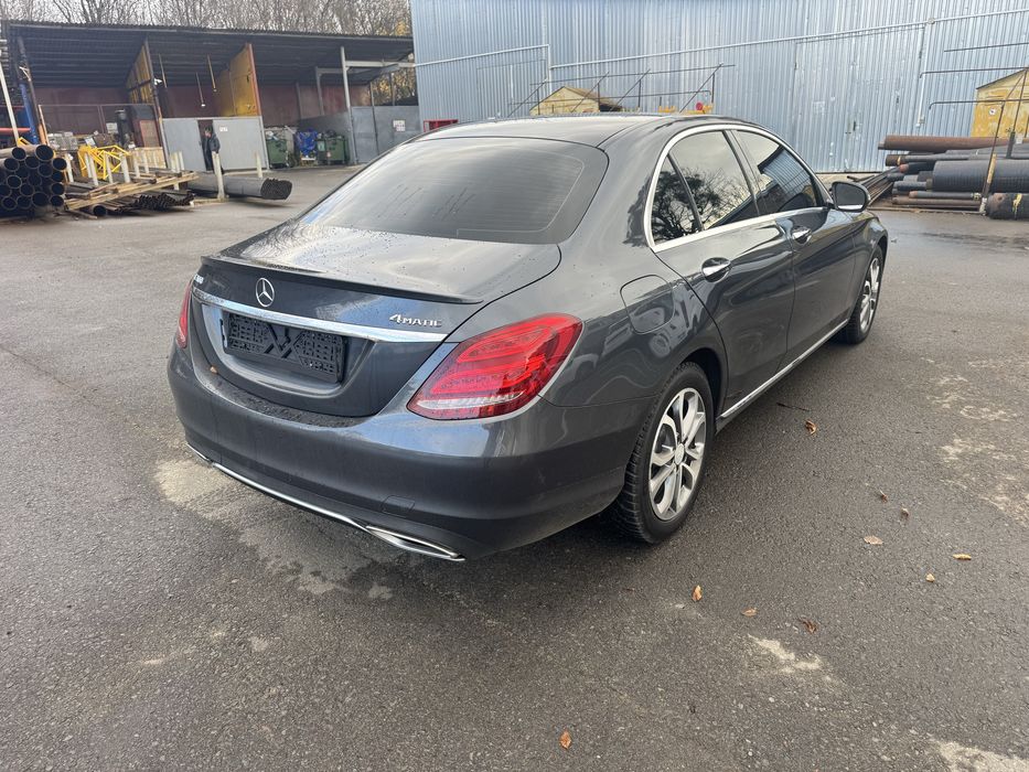 Продам мерседес С300 4matic 2016 рік