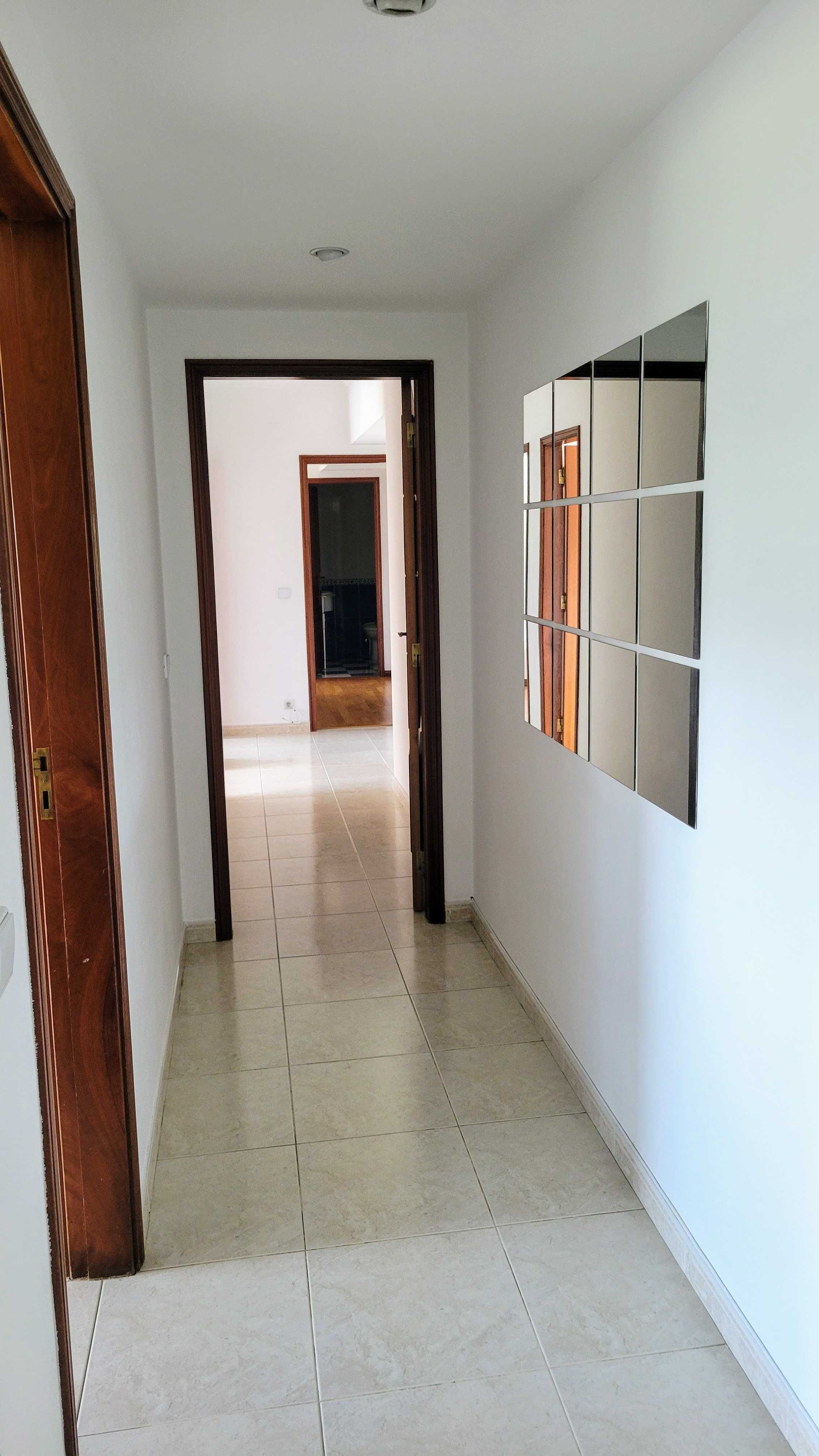 Apartamento T3 bem localizado em São Romão - Leiria
