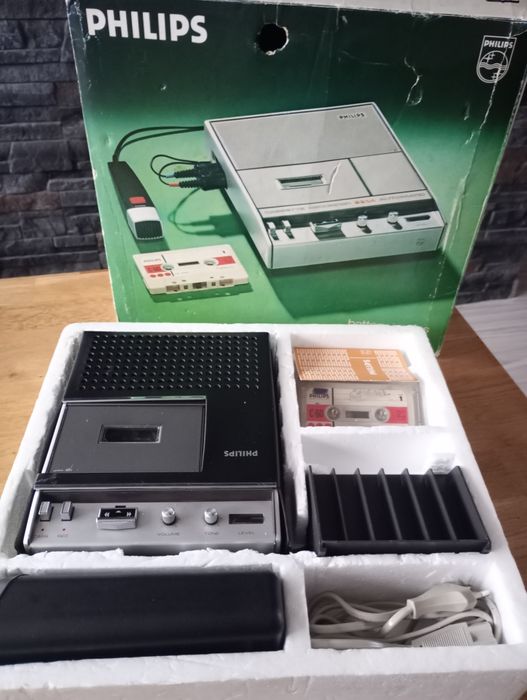 Magnetofon Philips N2204