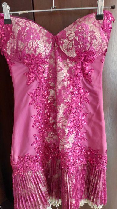 Продам нарядное новое платье