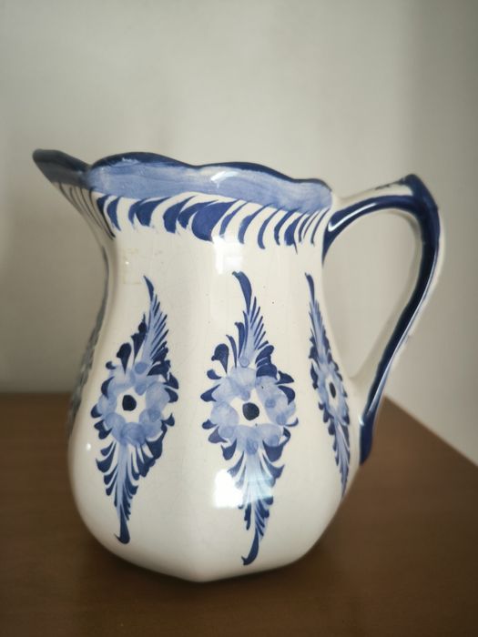 Jarro de Alcobaça, pintado à mão