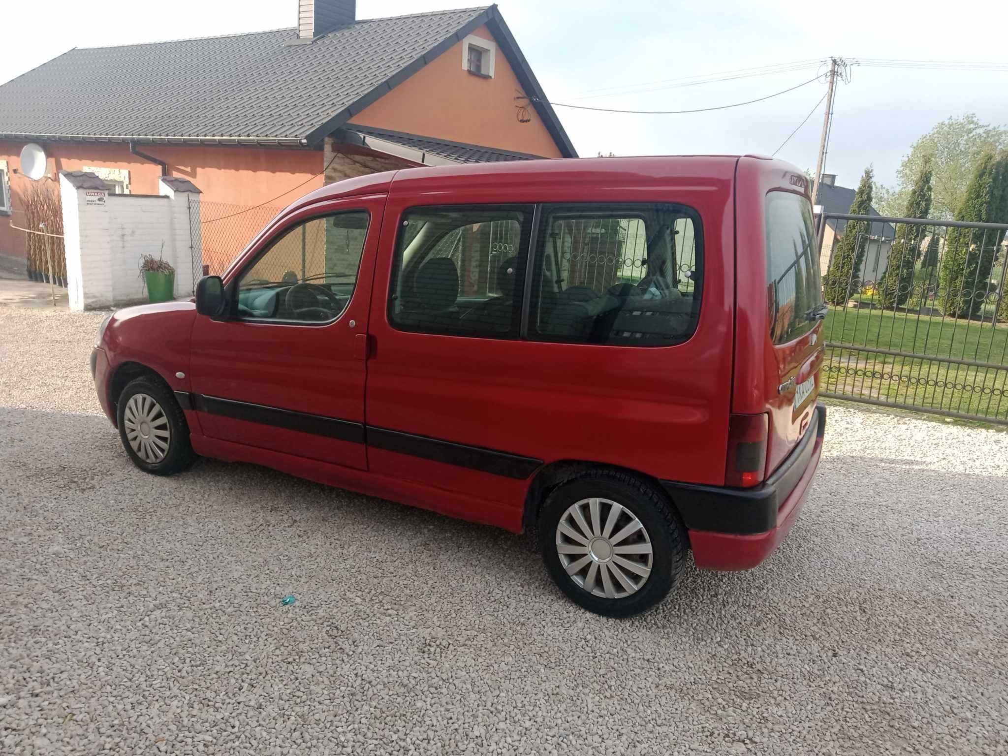 Sprzedam Citroen Berlingo 1.9D 2005r