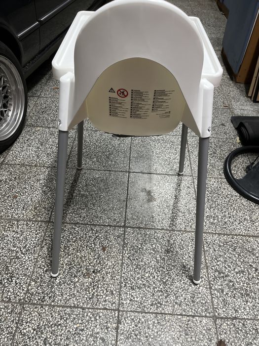 Krzesełko dla dziecka do karmienia