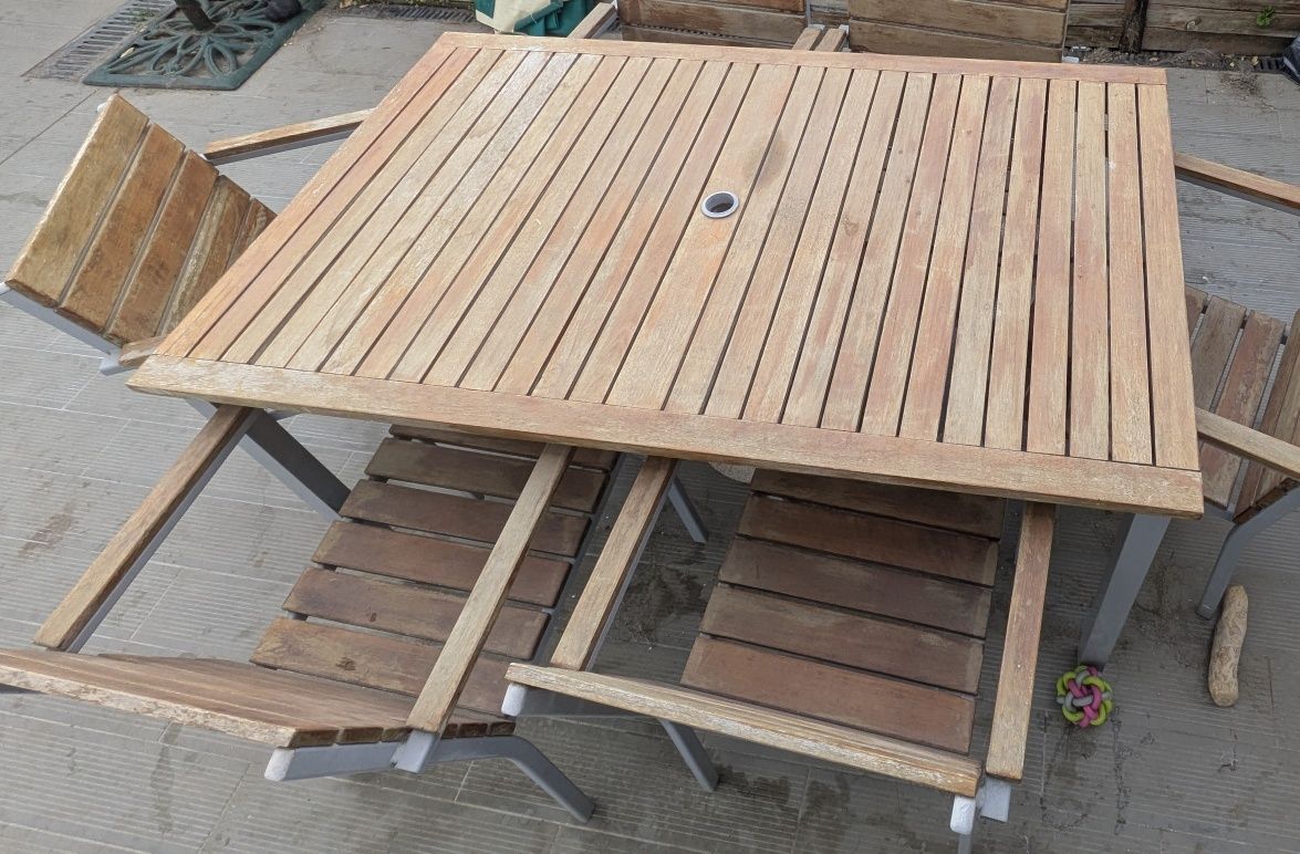 Conjunto jardim - mesa e cadeiras