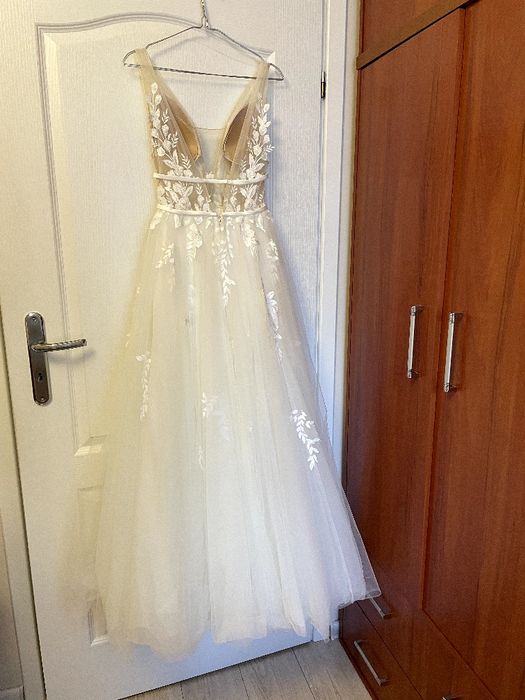 Suknia ślubna Lilian West model 66155 Justin Aleksander