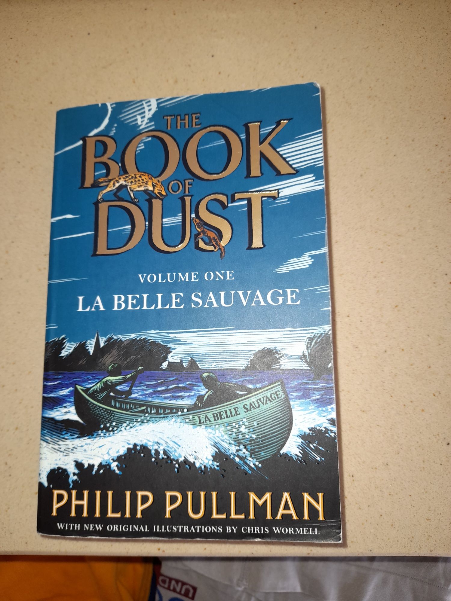 The book of dust vol 1 Philippe Pullman em ing