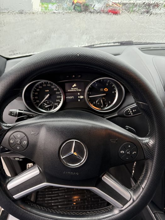 Mersedes Benz M Class 2011