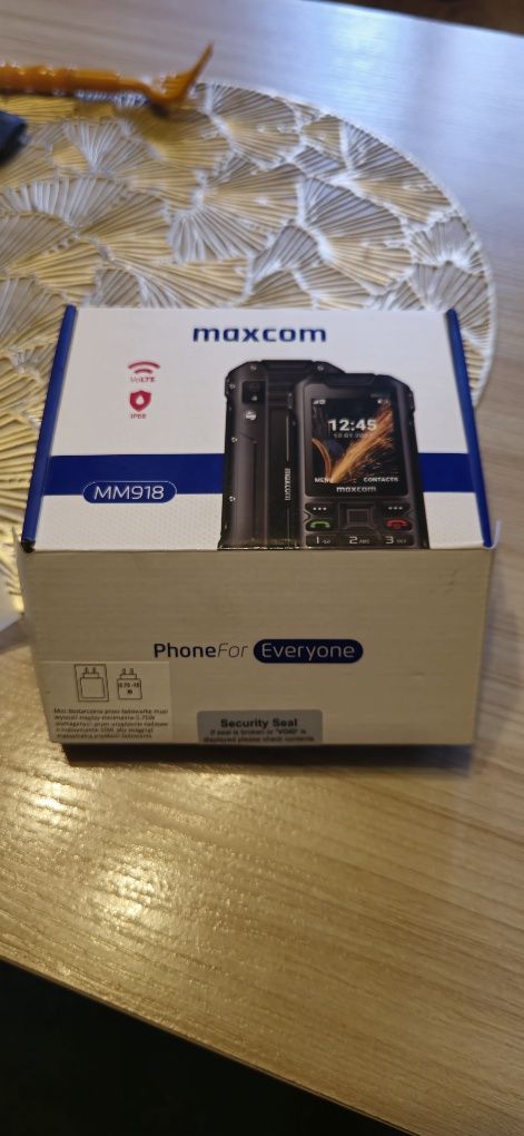 MaxCom MM918 - nowy