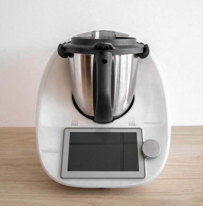 Bimby TM 6 Modelo 2024 comprada em Novembro. Ainda com garantia