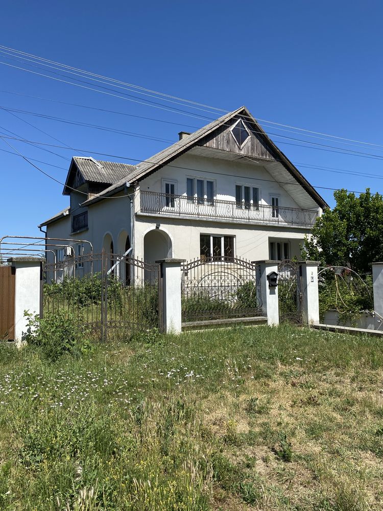 Продам 2х повеоходий будинок у місті Берегові