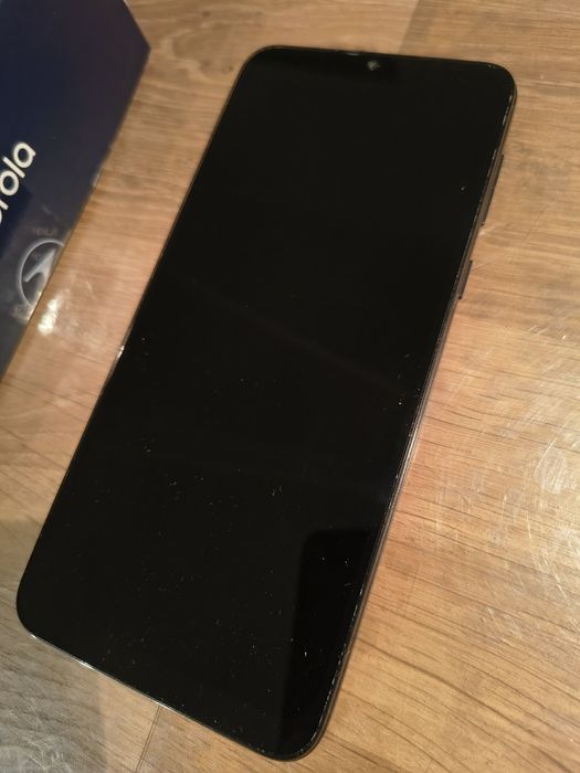 MOTOROLA moto E13 jest w zasadzie nowa