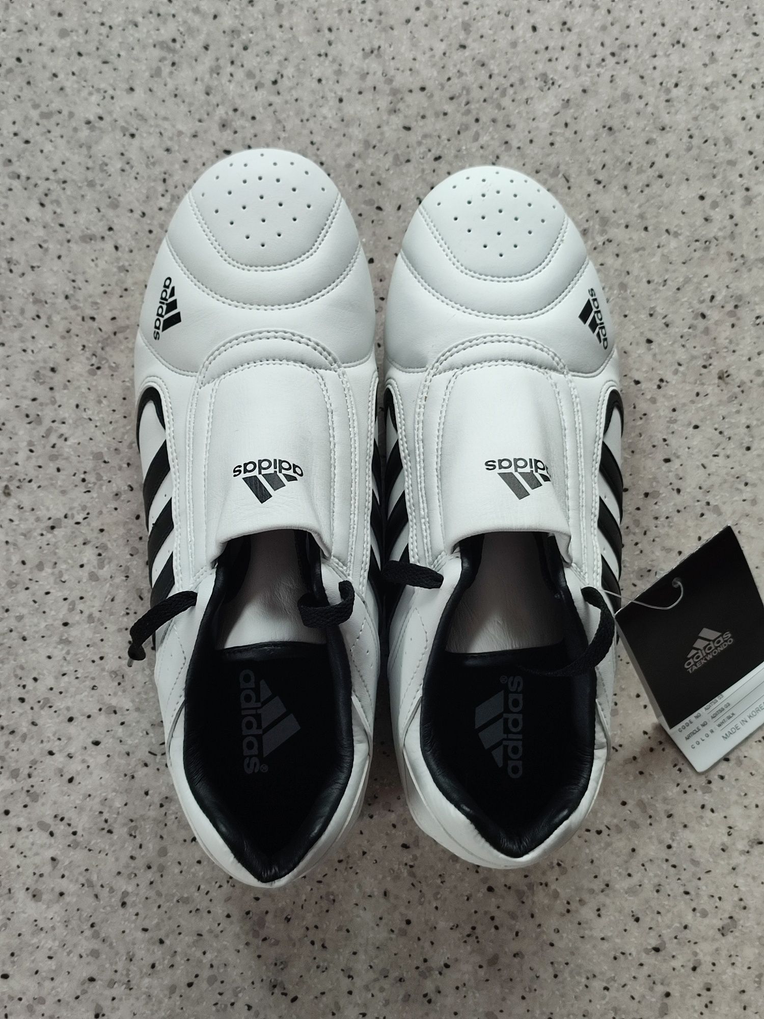 Buty Adidas SM III z wadą rozmiarową