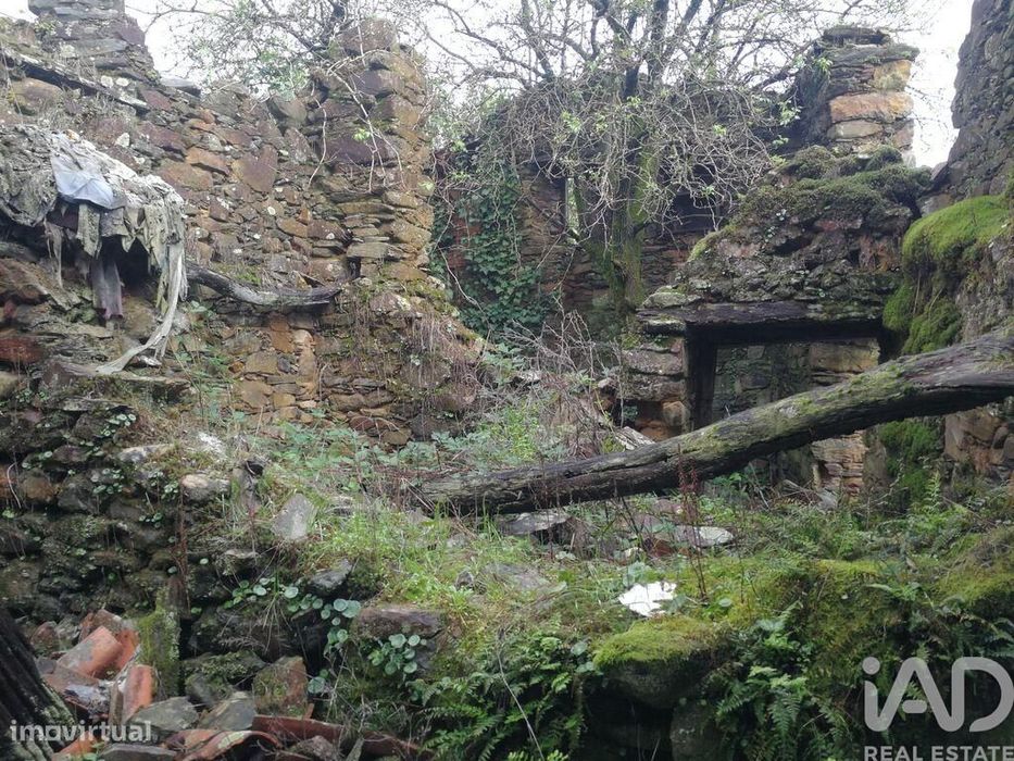 Casa / Villa em Alvares de 130,00 m2