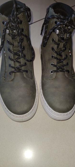 Buty męskie młodzieżowe zimowe  Mustang 42/43 wkładka 27,5/28 cm ociep