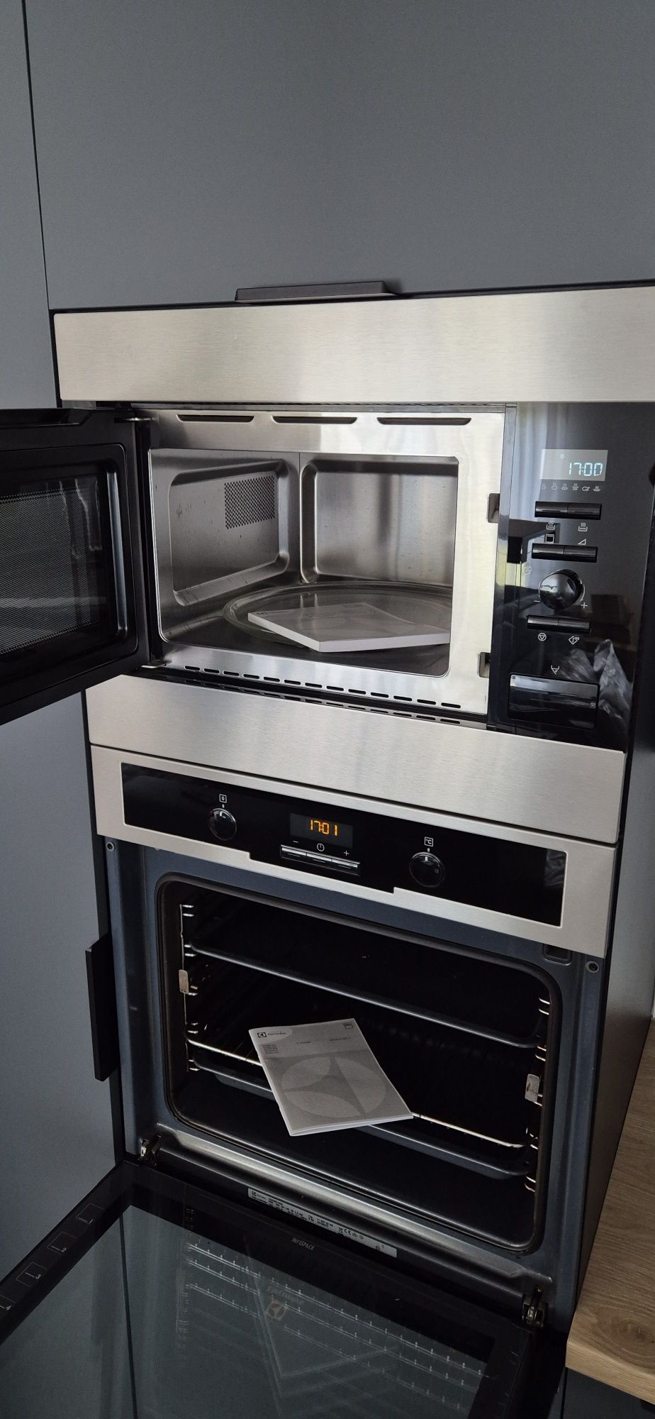 Piekarnik ELECTROLUX EOA Kuchenka mikrofalowa Mikrofalówka EMS