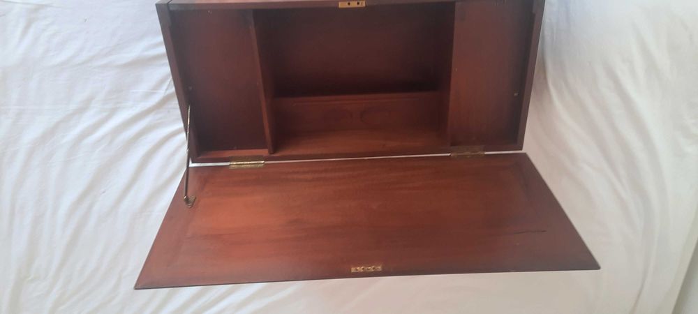 Caixa escritório em madeira de vinhático