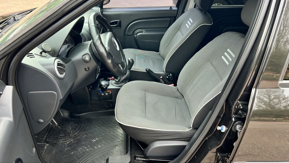 Dacia Logan 2012 рік ГБО 7 місць