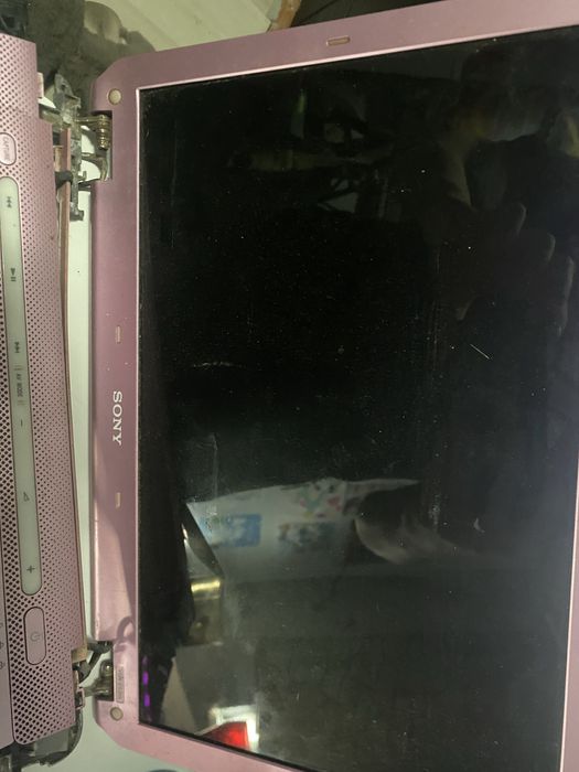 Ноутбук sony vavio ( на запчасти ) + зарядка