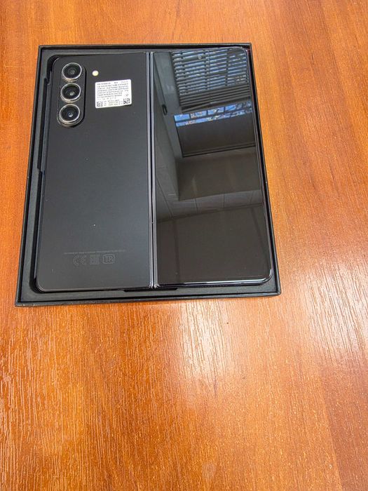Samsung Galaxy Fold 5 12/512GB