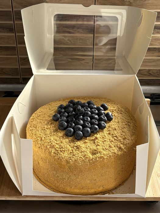 Торт "Медівник Classic" - смак дитинства з кремом пломбір