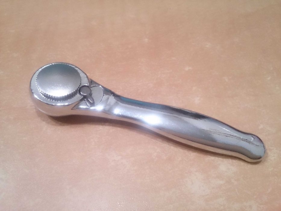 Ключ - тріскачка  під біту ¼ на 72 зуба для важкодоступних місць