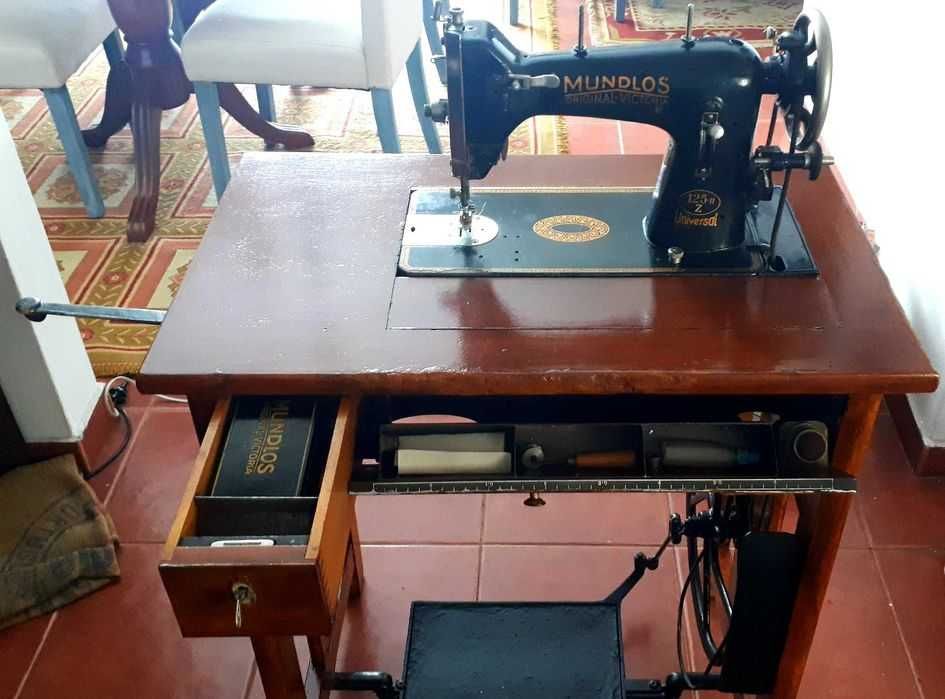 Máquina de Costura Antiga Mundlos Original - Victoria