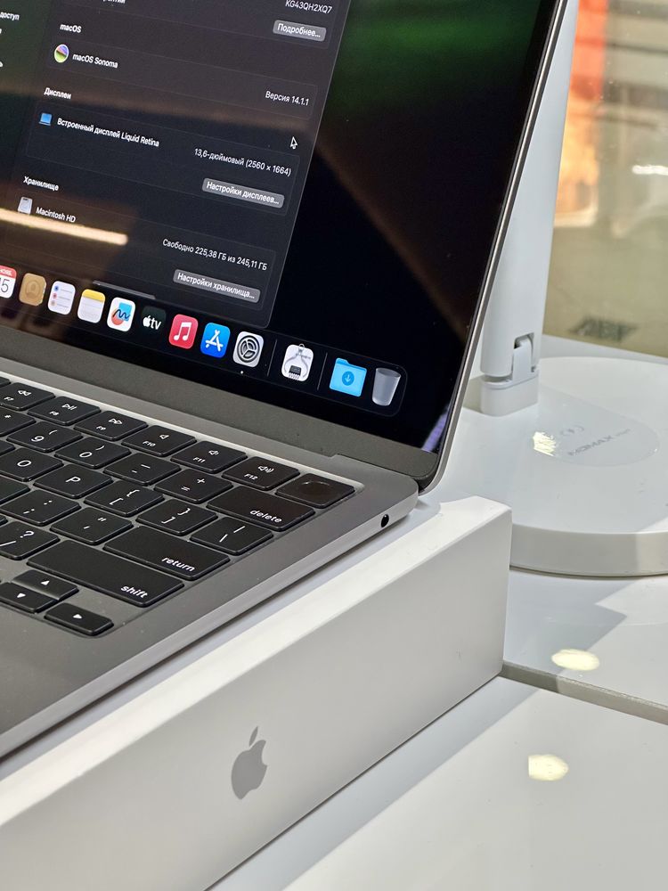 MacBook Air 13.6" 2022 M2 8/256Gb Space Gray (799$) Рассрочка/Доставка