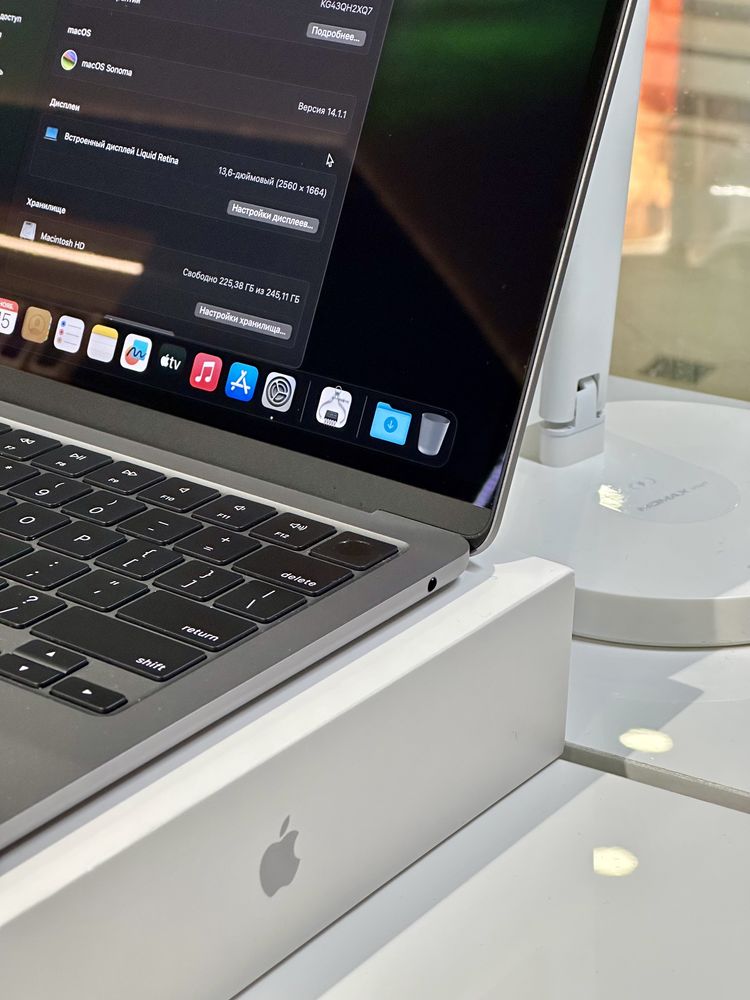 MacBook Air 13.6" 2022 M2 8/256Gb Space Gray (929$) Рассрочка/Доставка