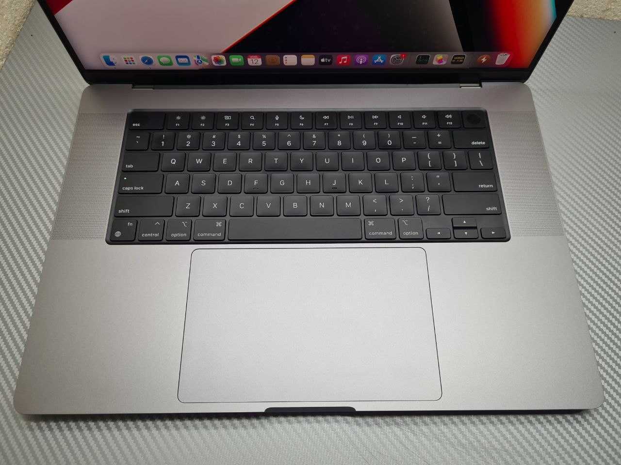Ноутбук Apple MacBook Pro 16” Space Gray 16/512 Gb 2021 (MK183)