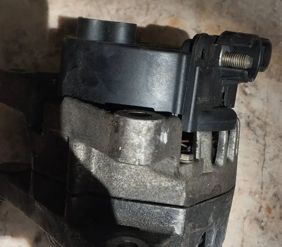 Alternador Citroen/Peugeot 1.9d ref: 9642.8802.80