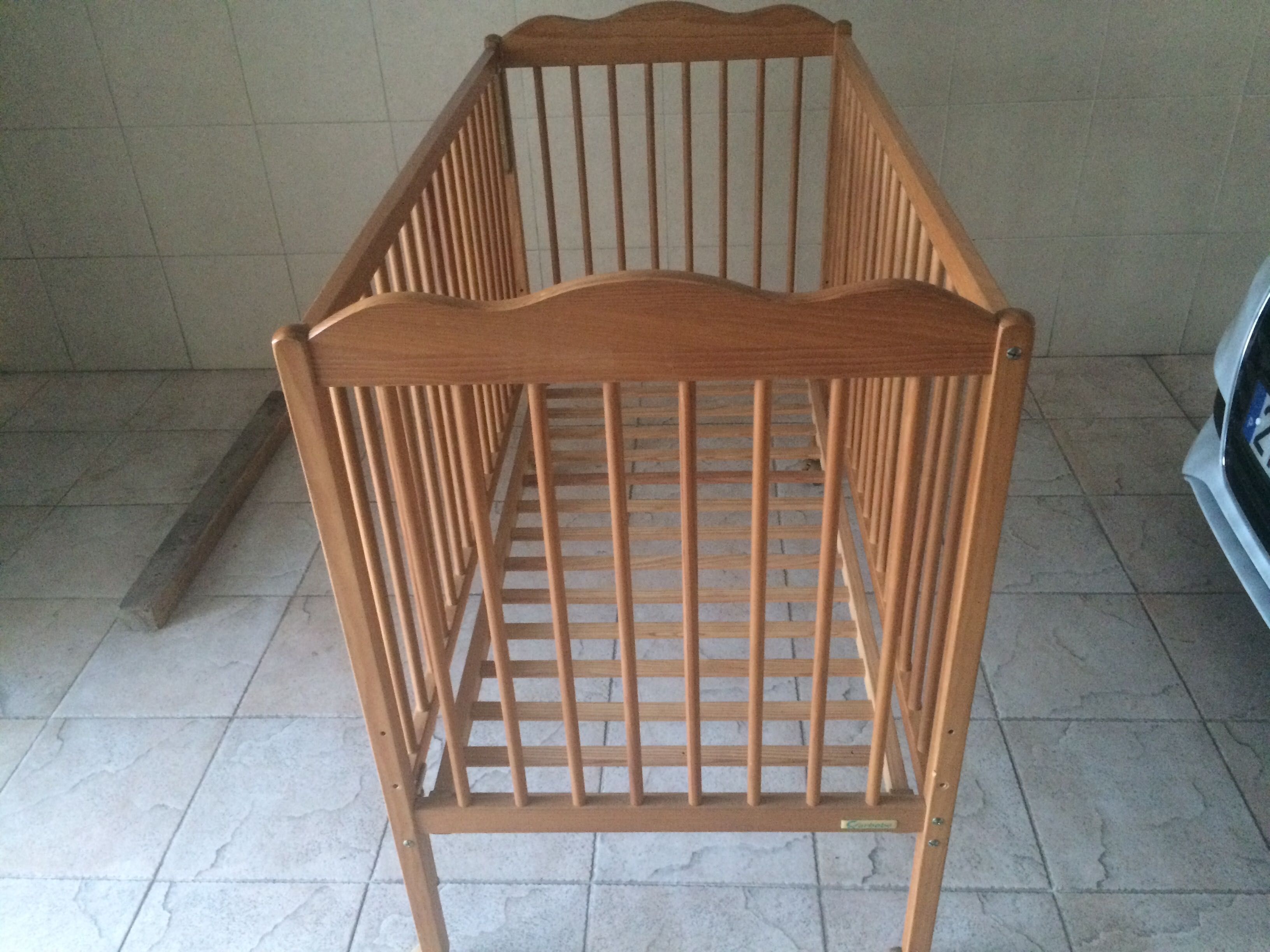 Cama para criança em madeira