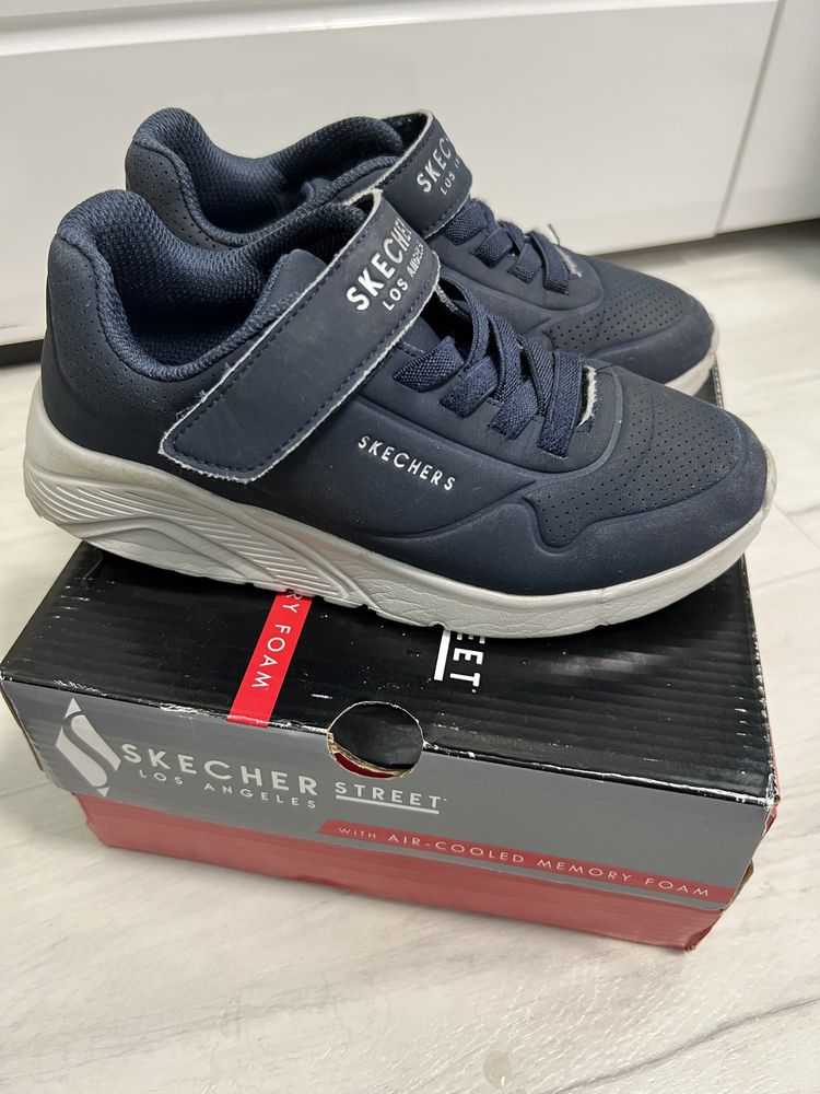 Кроссовки, кросівки Skechers