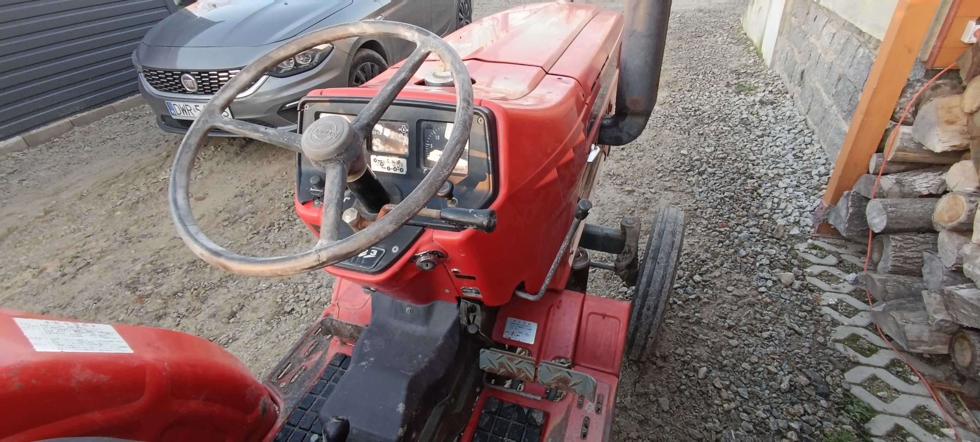 Traktorek Yanmar 2220
