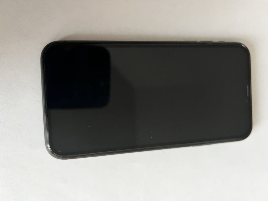 Продам IPhone 11 128GB в відмінному стані