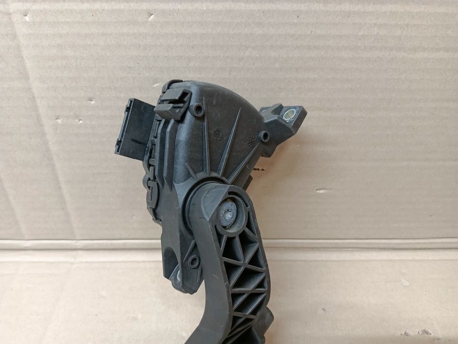 Pedał potencjometr gazu 1.9 2.5 TDI Vw Passat B5 FL Skoda Superb I