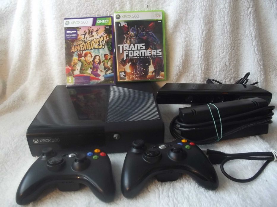 Konsola XBOX 360 E 250 GB+kinect+2 pady+gry