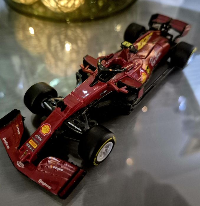Bburago Shell Ferrari SF1000 - sterowane bluetooth