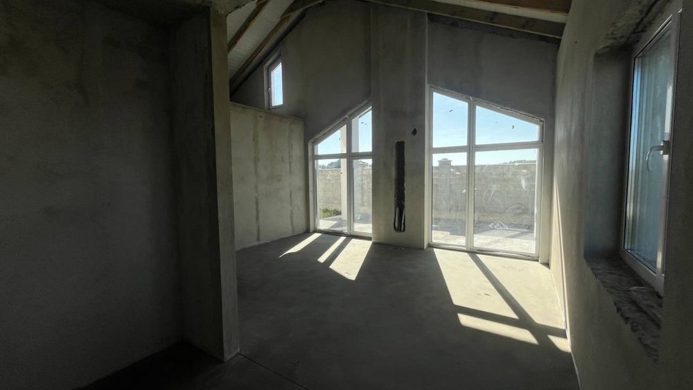 Продам затишний будинок з гаражем у масиві «Золотий», Обарів