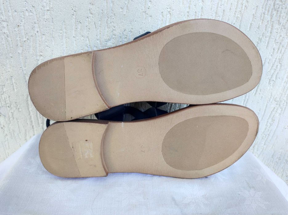 Брендовие кожанние босоножки Cyrillus р.37-37.5