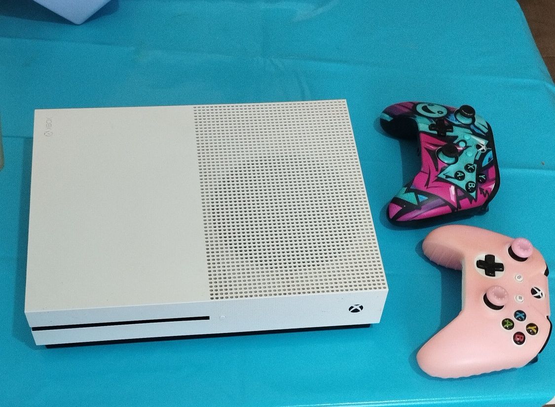Xbox One série S seminova impecável