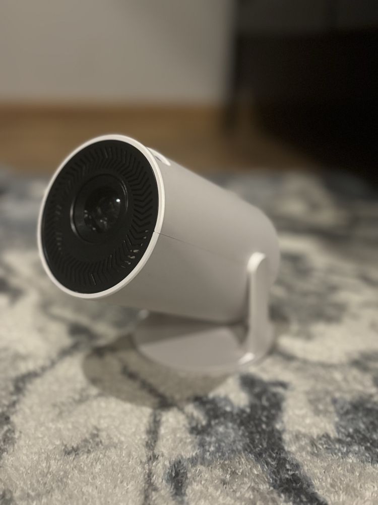 Projektor i ekran