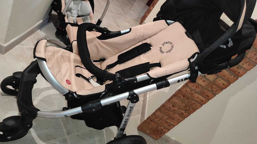 Carrinho e ovo bebé