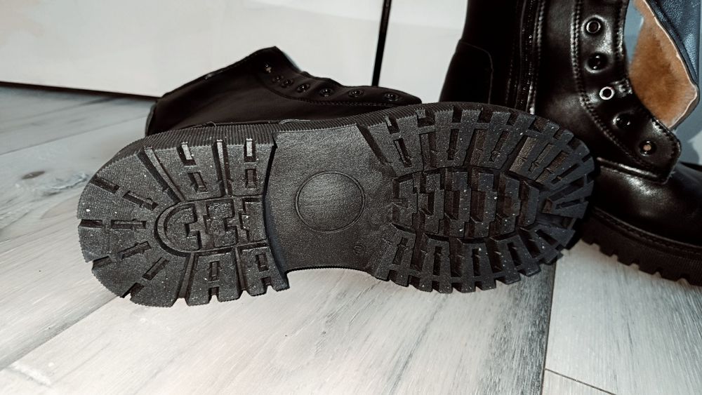 Buty zimowe botki ciepłe 38/39 - 25 cm choć metka 40 futerko jak nowe