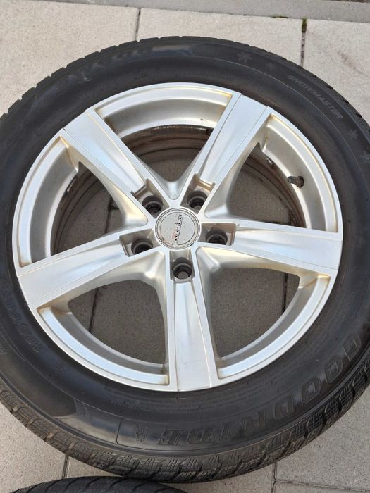 Komplet frlgi i opony zimowe roz.: 205/60 R16 na felgach aluminiowych