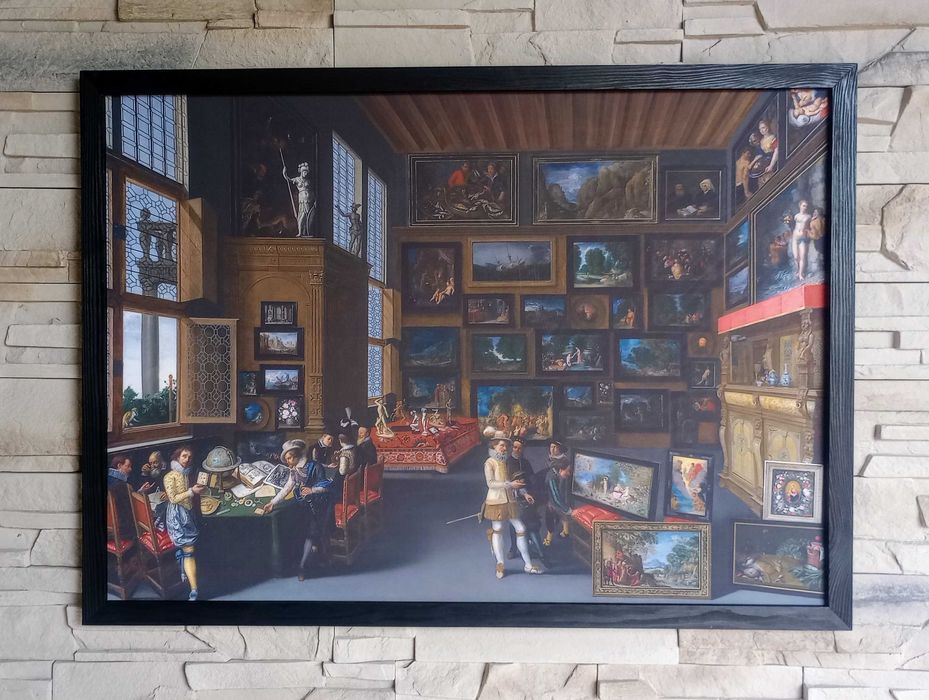 Obraz na płótnie - Znawcy w pokoju ozdobionym obrazami, 50x70cm