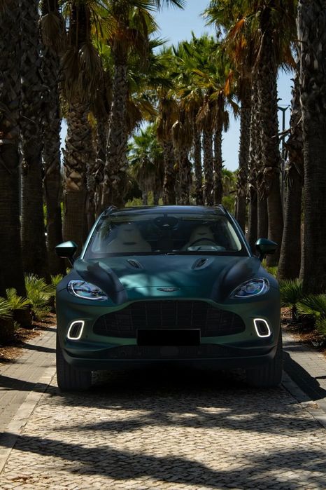 Aston Martin DBX Standard